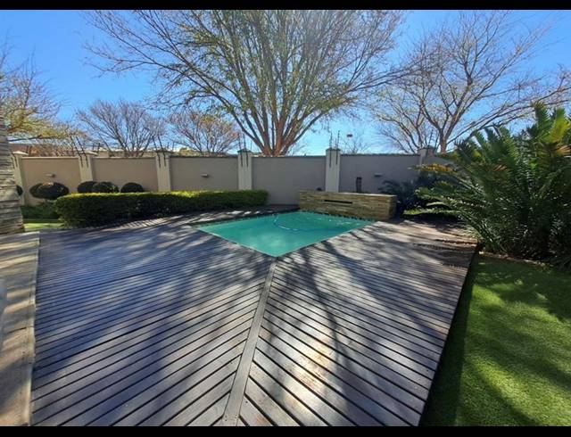4 BEDROOM HOUSE FOR SALE IN CYCAD ESTATE